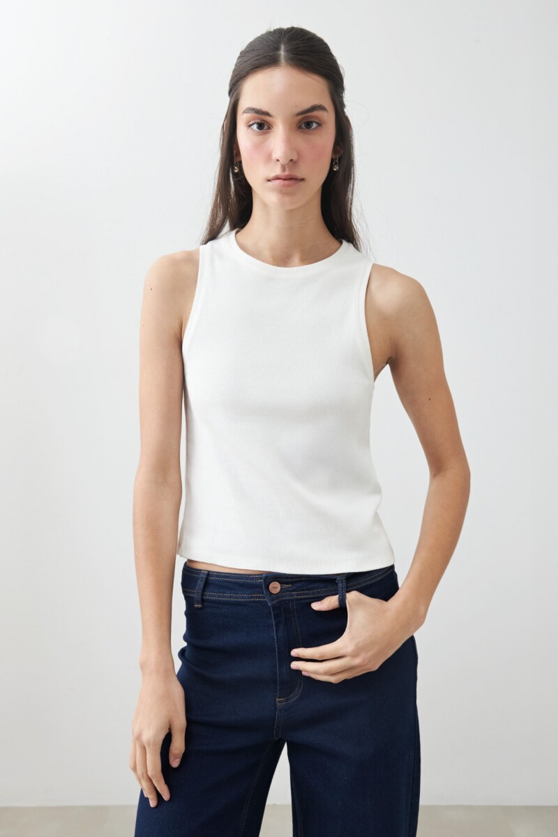 Musculosa canalé crudo
