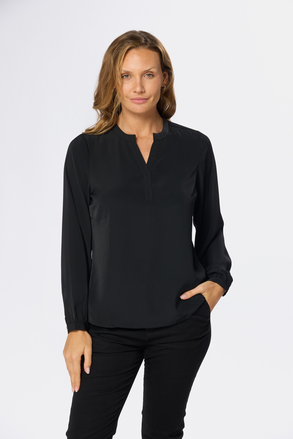 BLUSA CUELLO MAO Negro