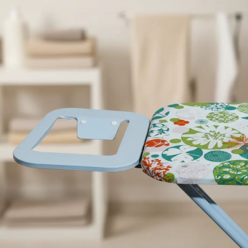 Tabla de planchar con superficie metálica Tabla de planchar con superficie metálica