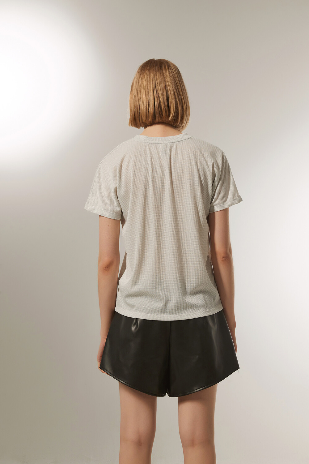 Remera Brunilda Cemento
