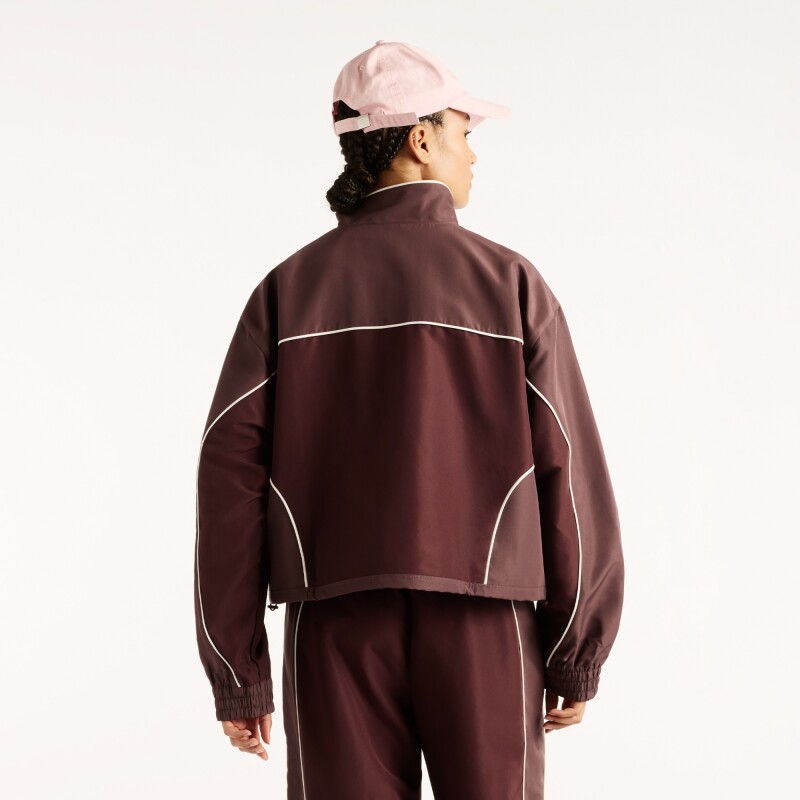 Campera Lifestyle New Balance de Dama Trackside WJ6279FYYLR BROWN
