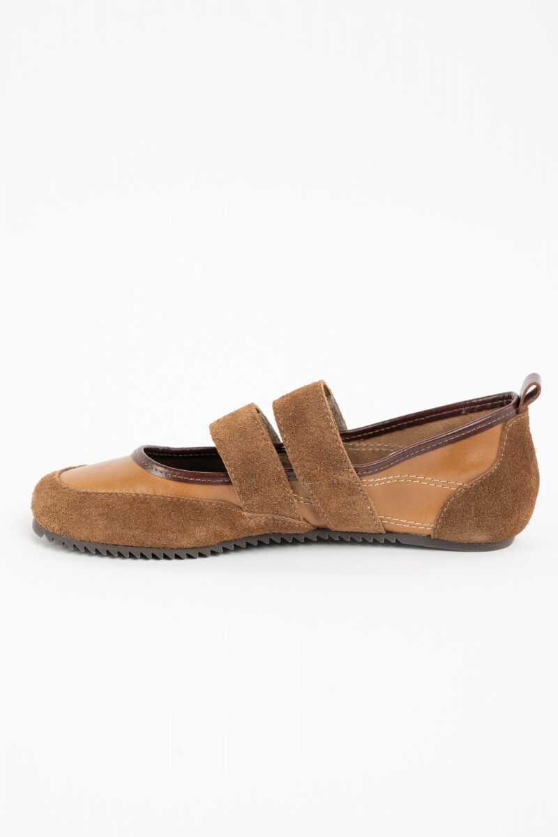Chatita Cuero Combinada Camel