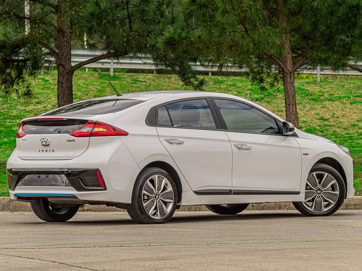Hyundai Ioniq 1.6 GDI Hibrido AT | Permuta / Financia Hyundai Ioniq 1.6 GDI Hibrido AT | Permuta / Financia