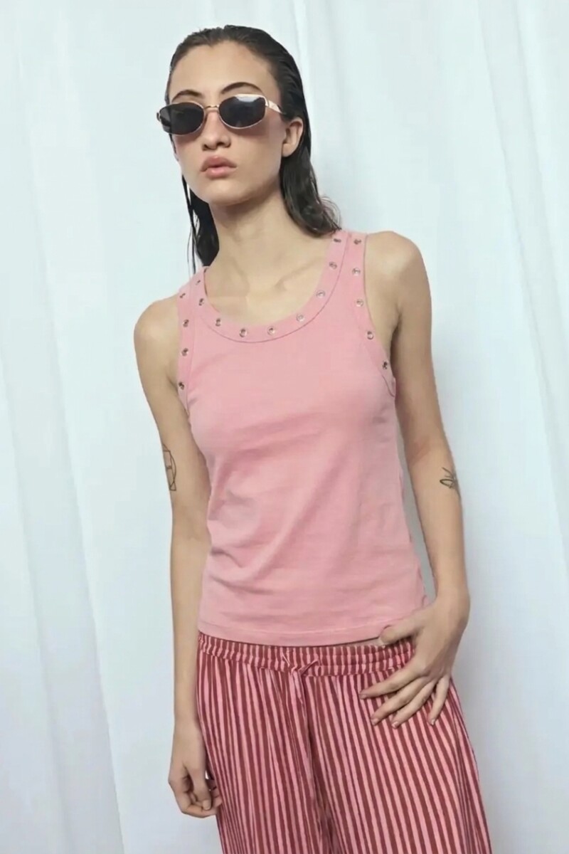 Musculosa con ojalillos PREVENTA rosa
