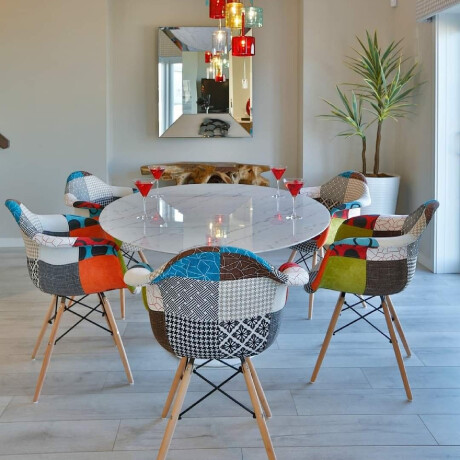 SILLA DE COMEDOR EAMES CON APOYABRAZO Silla Eames Patchwork con Posabrazos
