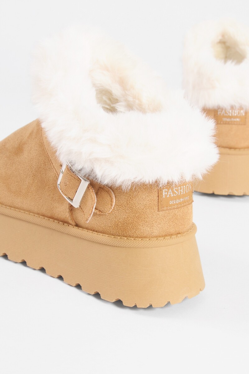 Bota corderito camel