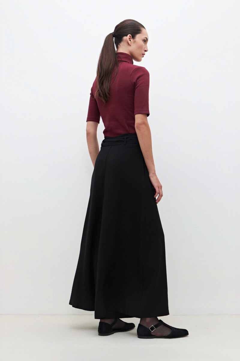 Falda-pantalón con cinto negro