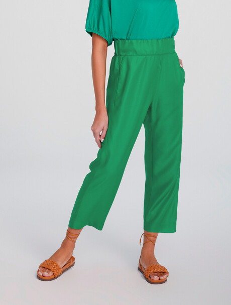 PANTALÓN FEMENINO CON BOLSILLOS VERDE
