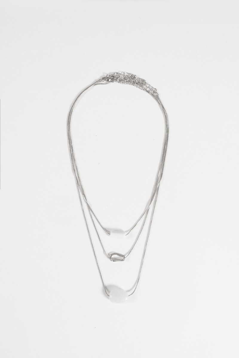 Collar triple plateado