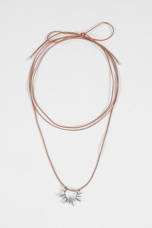 Collar cordón dije sol plateado