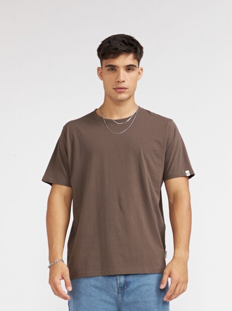 REMERA OLEN MARRON