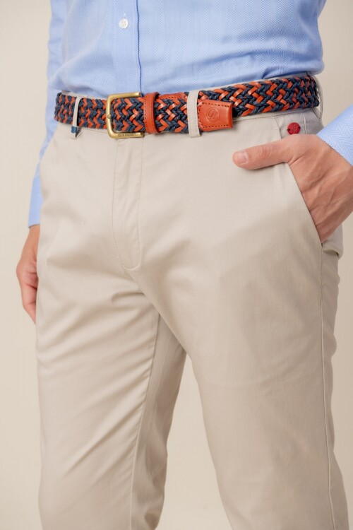 Pantalón Slim Fit Beige