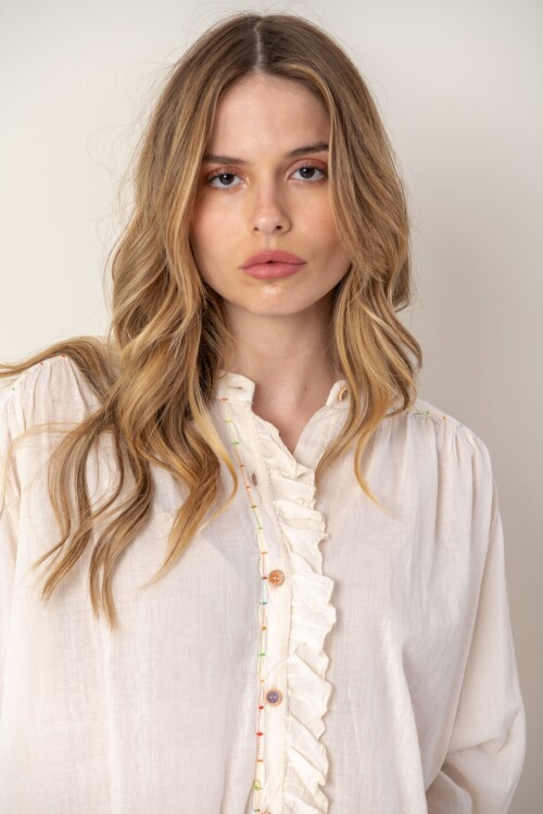 Camisa bordada Camisa bordada