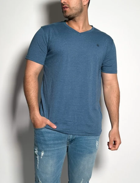 Remera lisa escote V Vex Petroleo