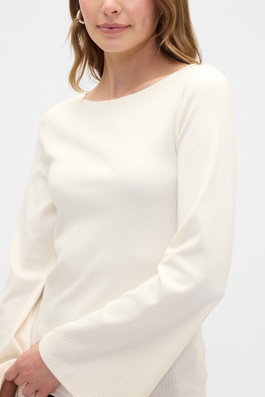 Remera Cuello Bote Mujer Ivory Frost