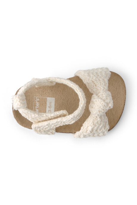 Sandalias crochet con velcro, en color crema Sin color