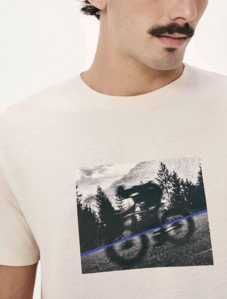 CAMISETA MANGA CORTA CON ESTAMPA BEIGE