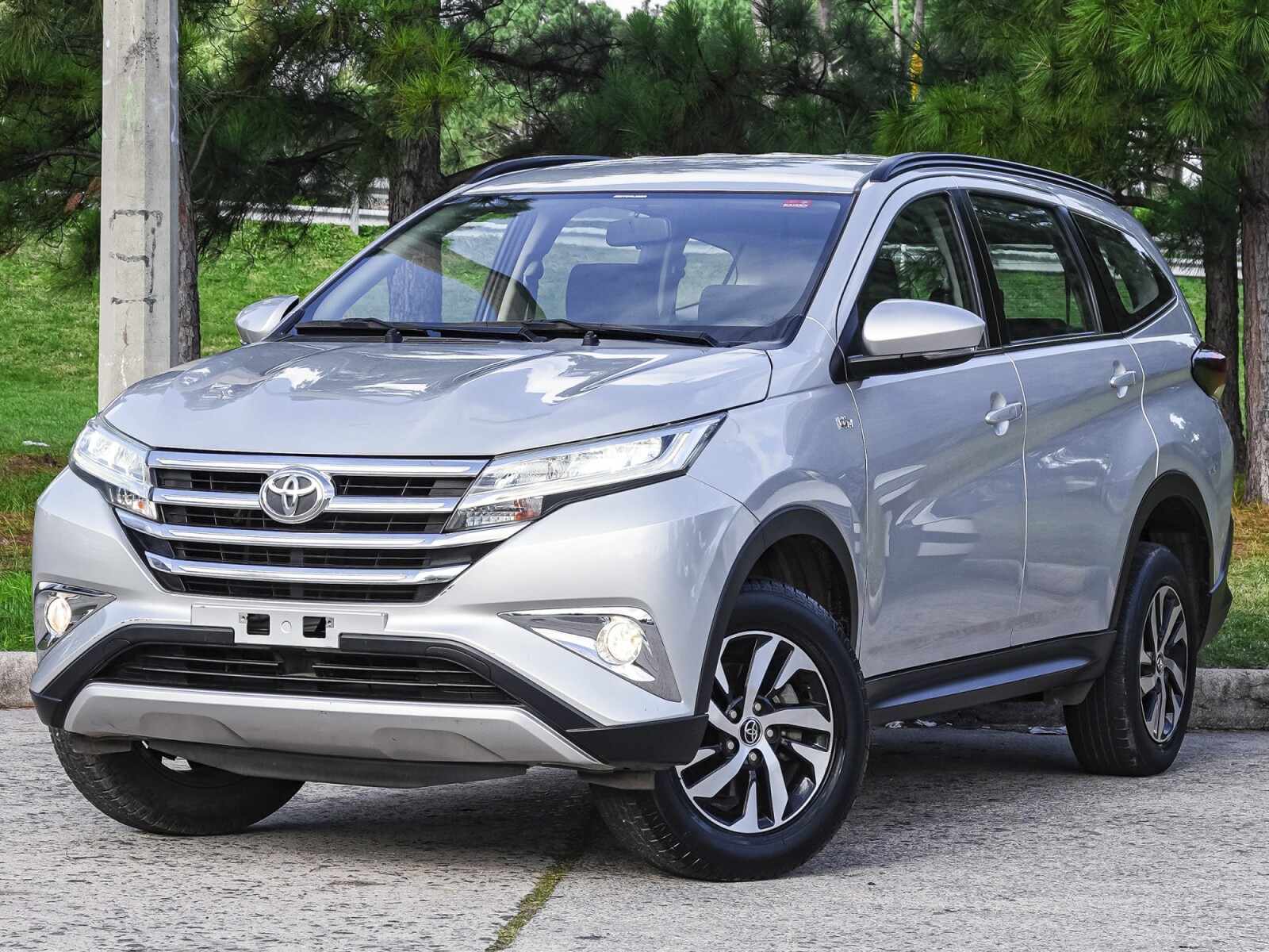 Toyota Rush S 1.5 AT con Ficha Oficial | Permuta / Financia 