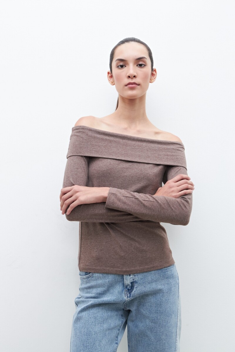 Remera escote bardot chocolate melange