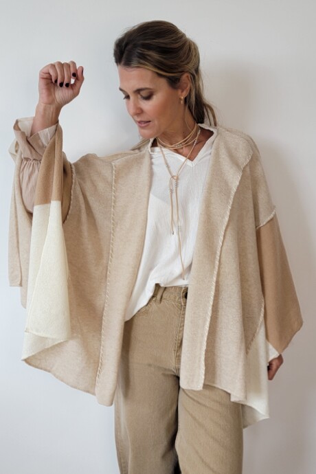 Ruana Bonn Lambswool Crudo con Beige