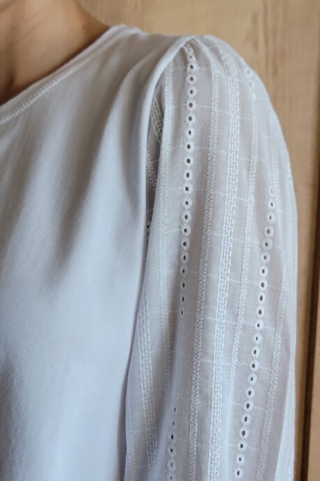 Remera Rose Broderie Blanco