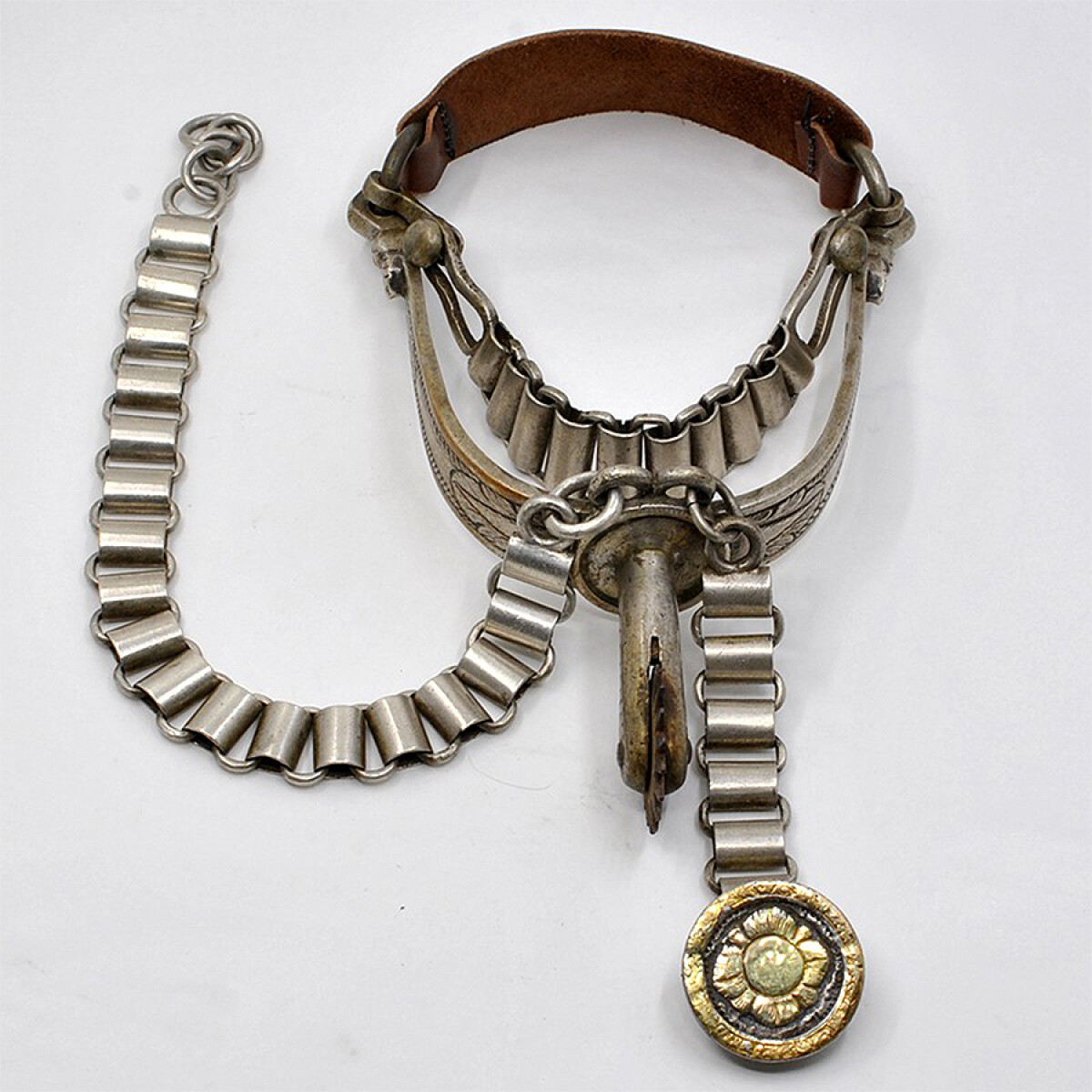 Par De Espuelas En Metal, Plata, Cuero Y Oro 