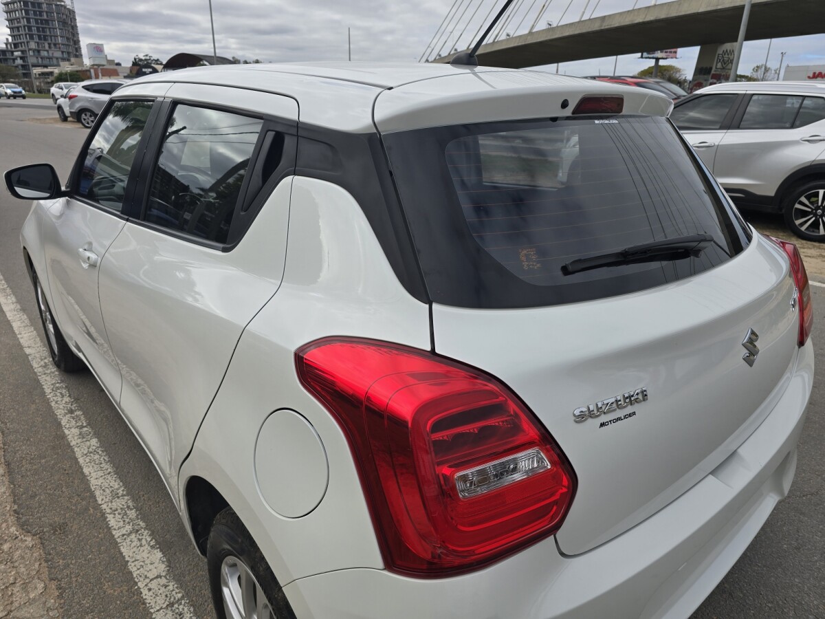 Suzuki Swift GL 1.2 EXCELENTE ESTADO! | Permuta / Financia Suzuki Swift GL 1.2 EXCELENTE ESTADO! | Permuta / Financia