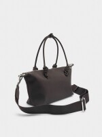 Bolso Tote Textura Suave Con Colgante S marron