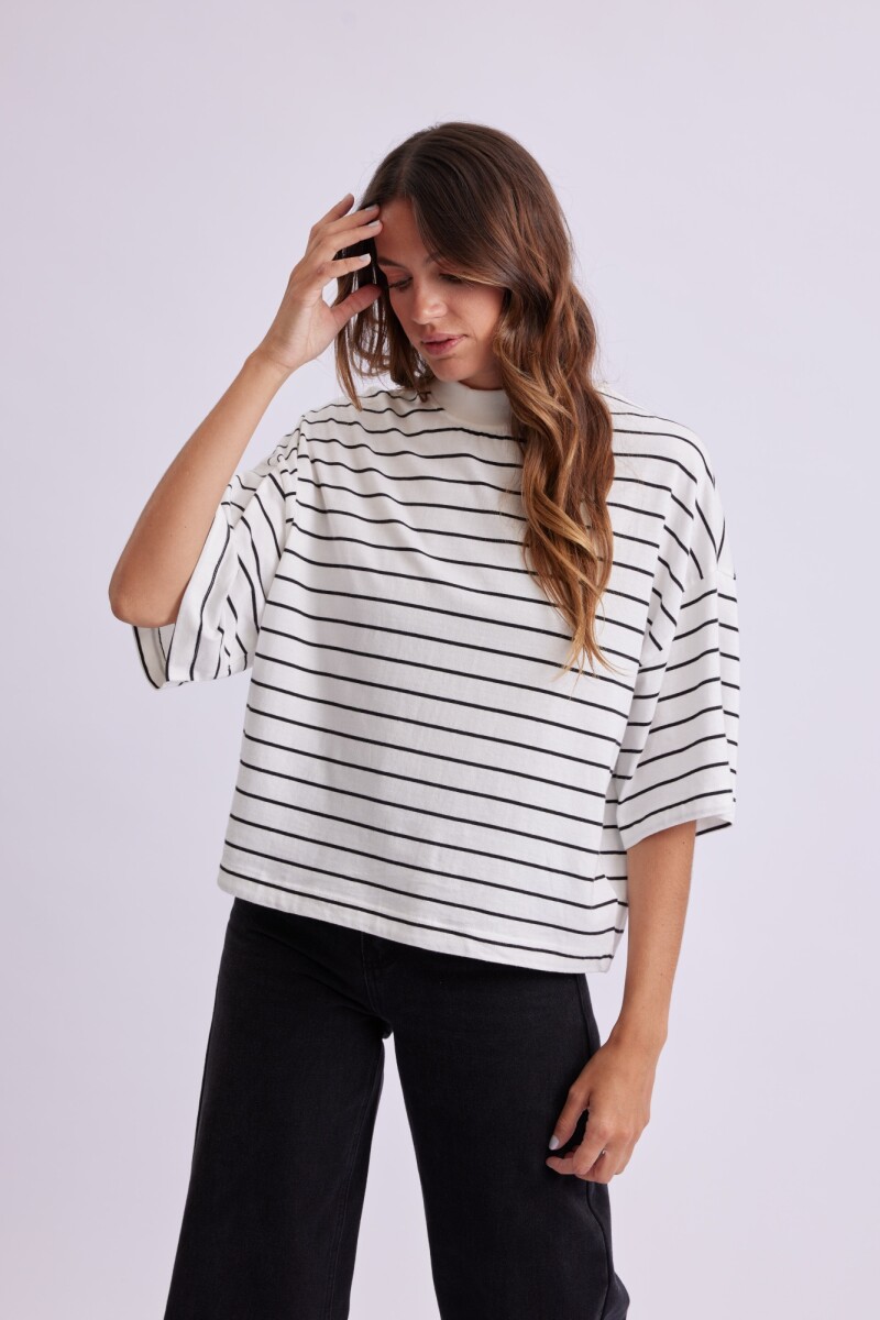 Remera manga 3/4 cuello alto Crudo