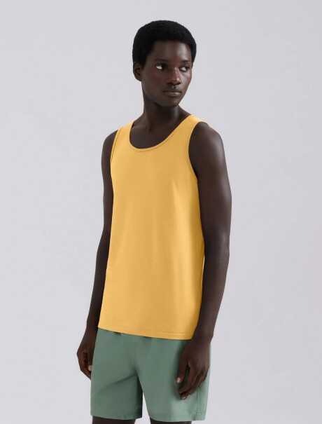 MUSCULOSA BÁSICA MASCULINA MODELO SLIM AMARILLO