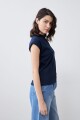 Remera canalé cuello polo azul marino