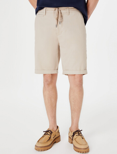 BERMUDA BÁSICA BEIGE