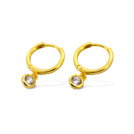 Par de aros de plata 925 con baño de oro amarillo y circonias. Par de aros de plata 925 con baño de oro amarillo y circonias.