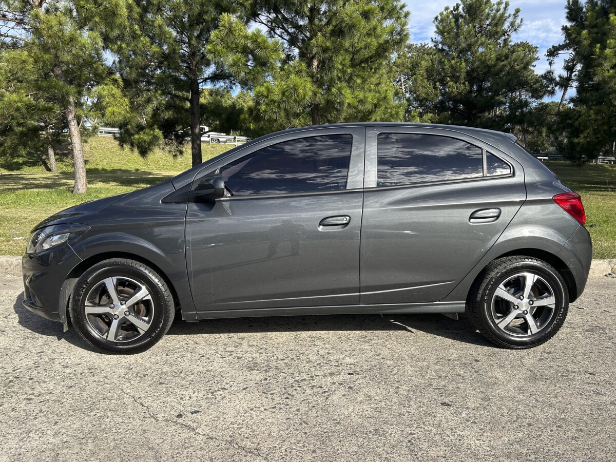 Chevrolet Onix LTZ 1.4 EXCELENTE ESTADO! | Permuta/Financia Chevrolet Onix LTZ 1.4 EXCELENTE ESTADO! | Permuta/Financia