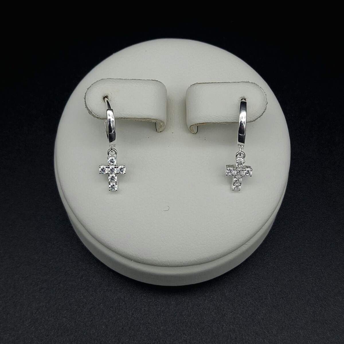 Par de aros de plata 925 con cruz circonias. 