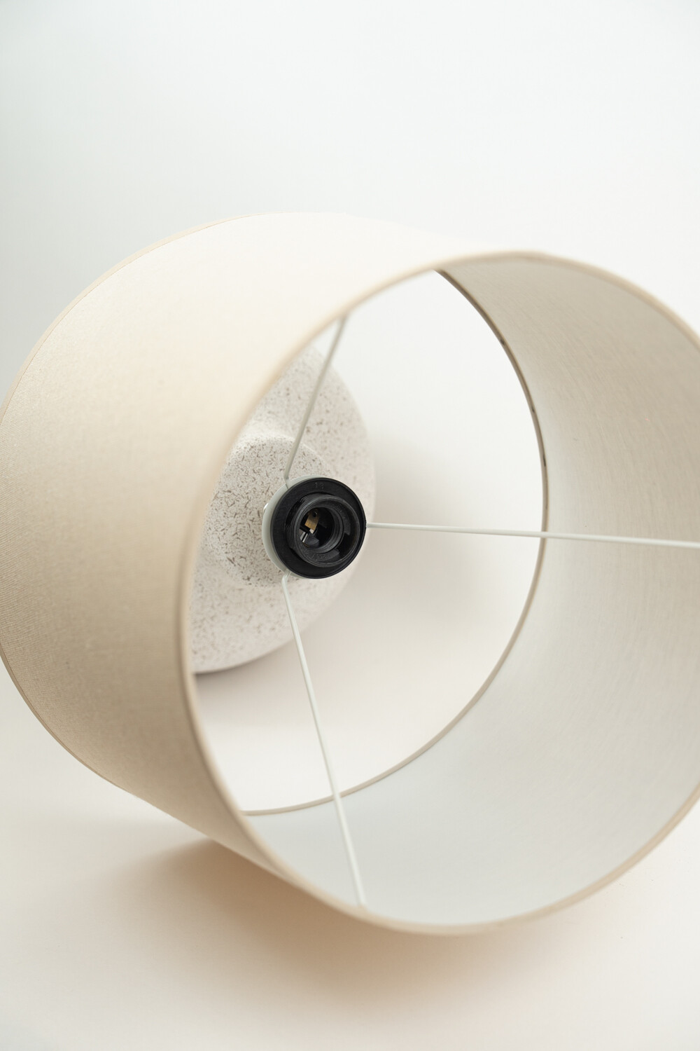 Lampara De Mesa Inah Color Unico