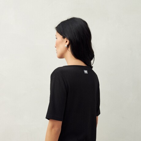 REMERA ASIA Negro