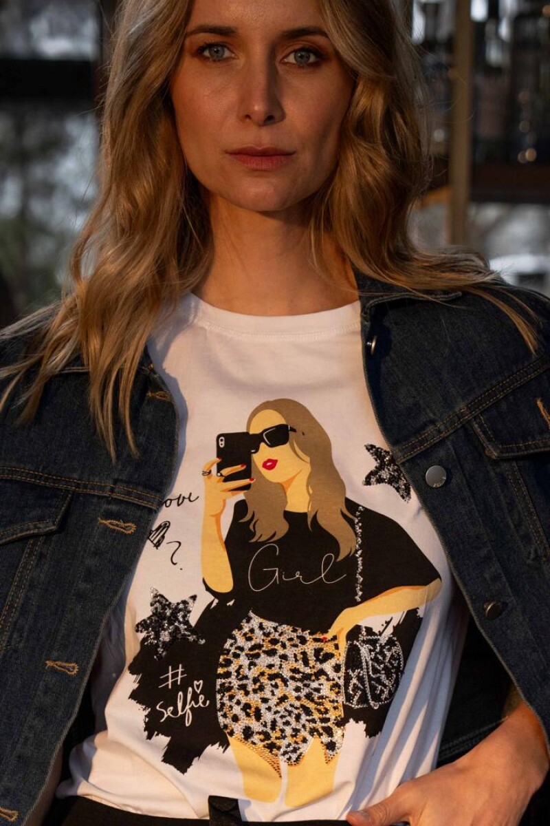 Remera Girl in love Blanco