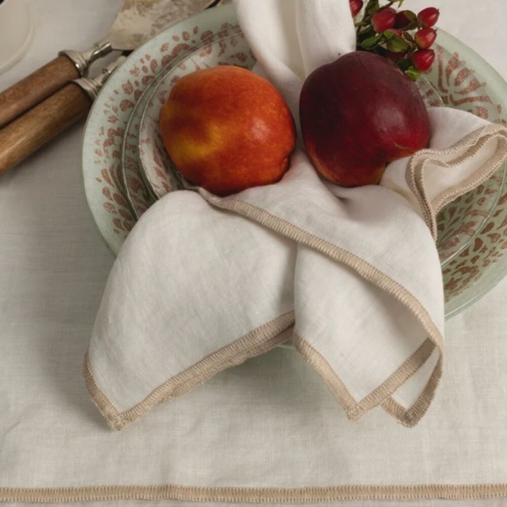 Mantel Lino Overlock Off White (6-8 comensales) Mantel Lino Overlock Off White (6-8 comensales)