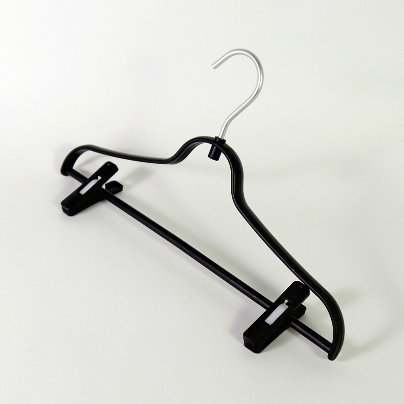 PERCHA PLAST NEGRO C/GANCHO 40X22CM Unica