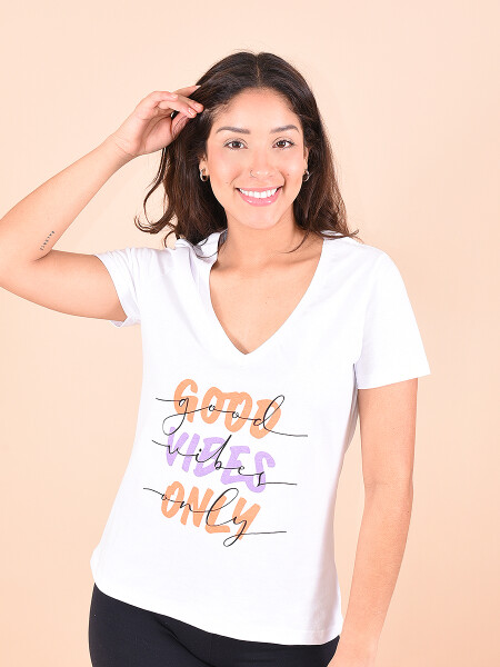 REMERA GOOD VIBES ONLY BLANCO