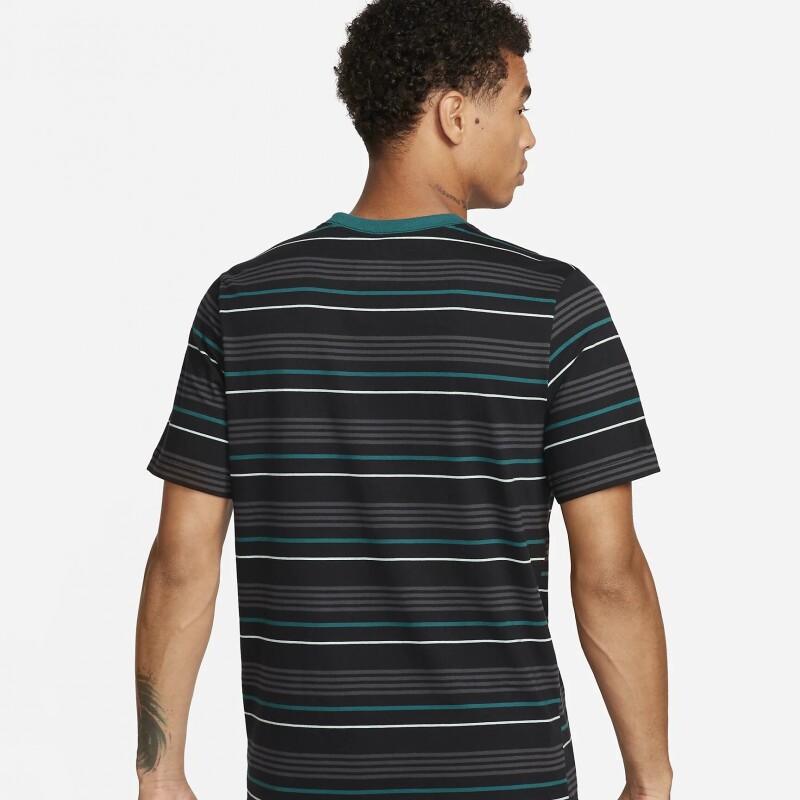 REMERA NIKE TEE CLUB STRIPE REMERA NIKE TEE CLUB STRIPE