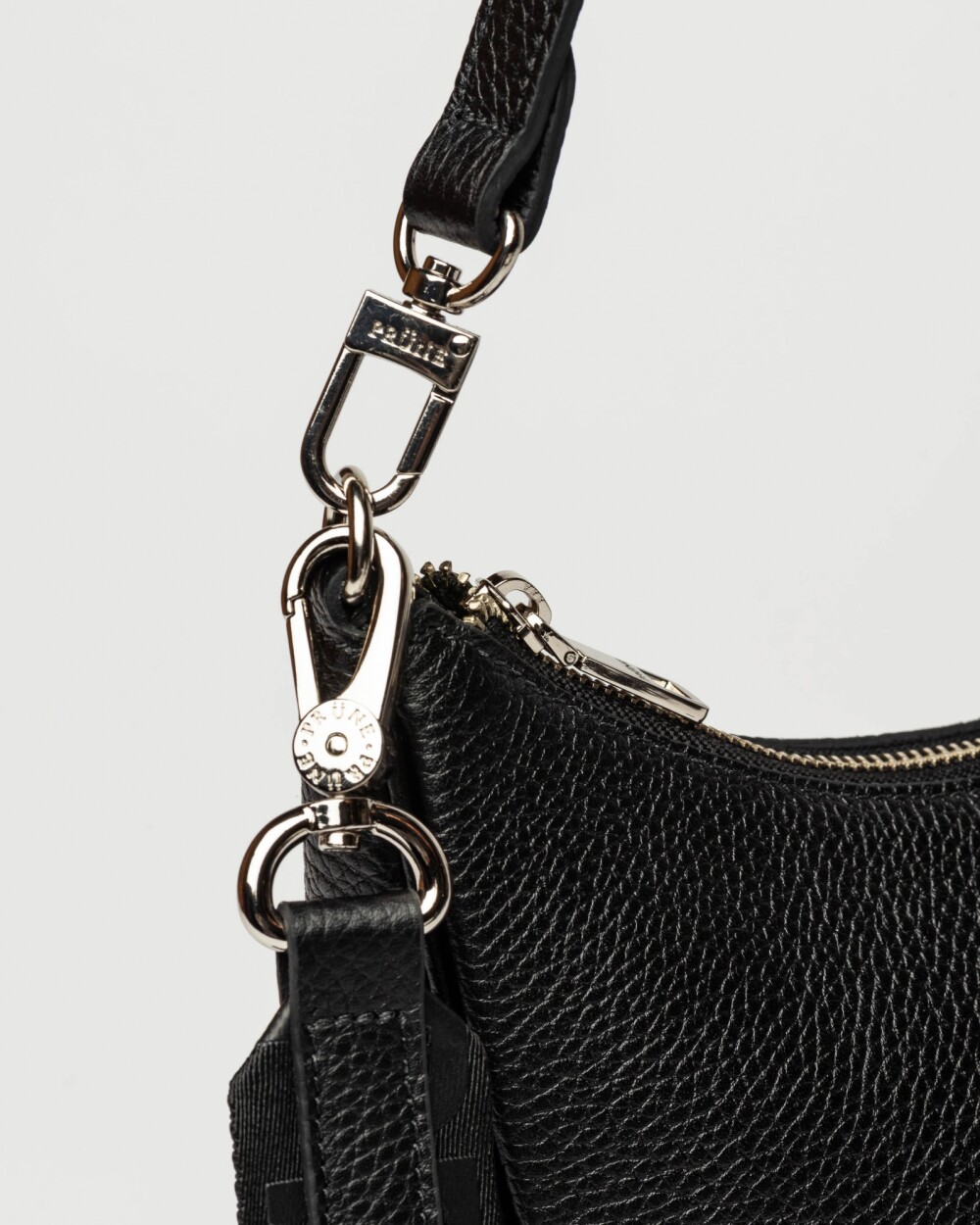 Bandolera Venice en cuero graneado Negro