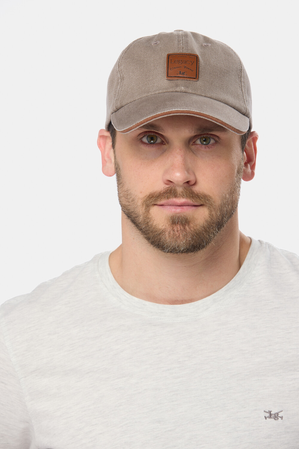 GORRO VISERA DE LONA CON PARCHE DE CUERO Beige