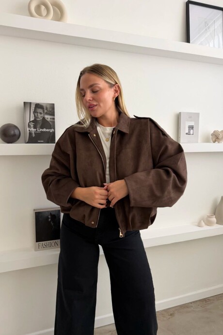 Campera VIRAL- con detalle LIQUIDAMOS! Chocolate