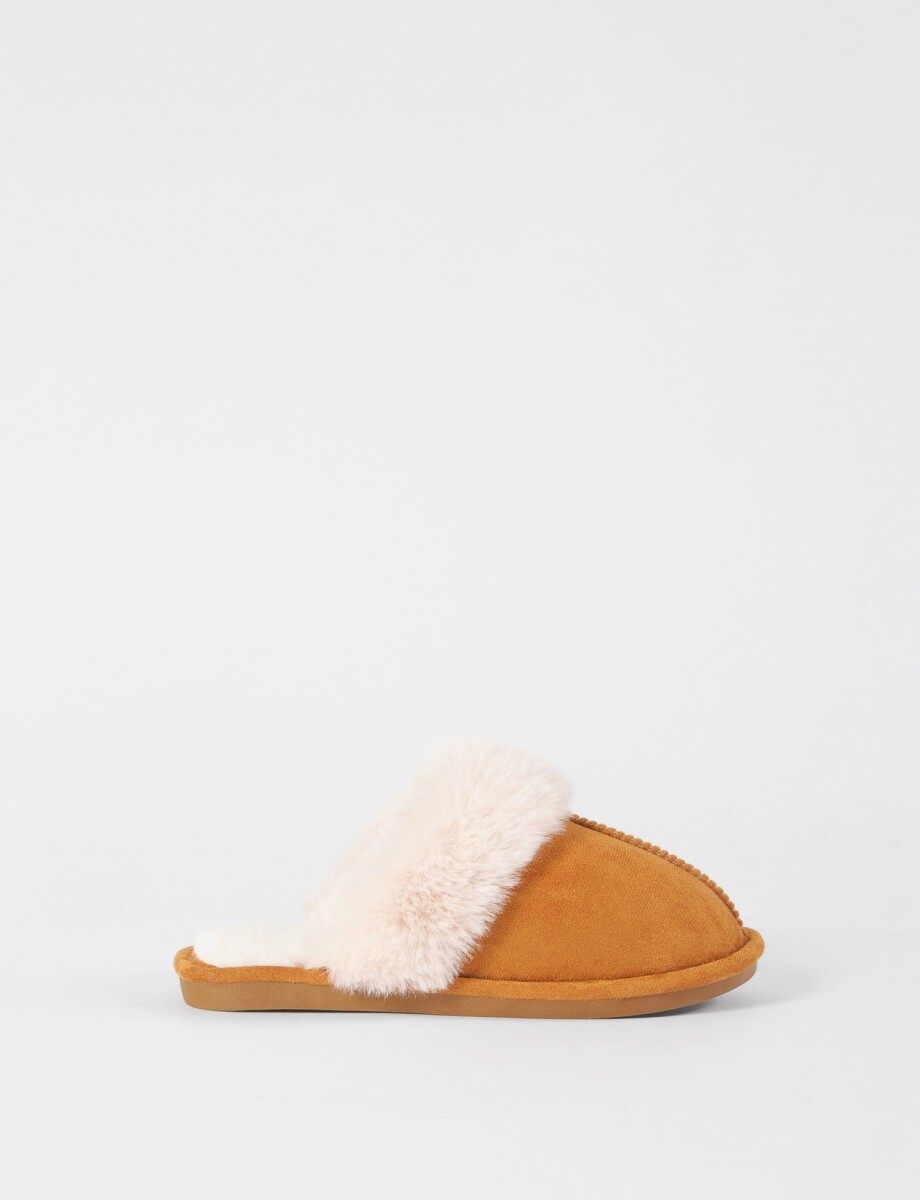Pantufla corderito - beige 