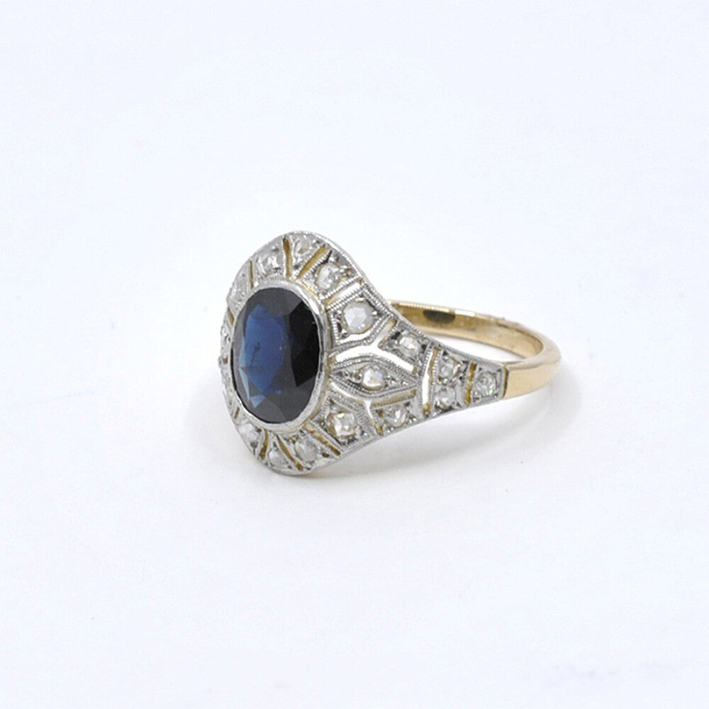 Anillo Antiguo En Oro 18K, Zafiro Azul Legítimo Y Diamantes Anillo Antiguo En Oro 18K, Zafiro Azul Legítimo Y Diamantes