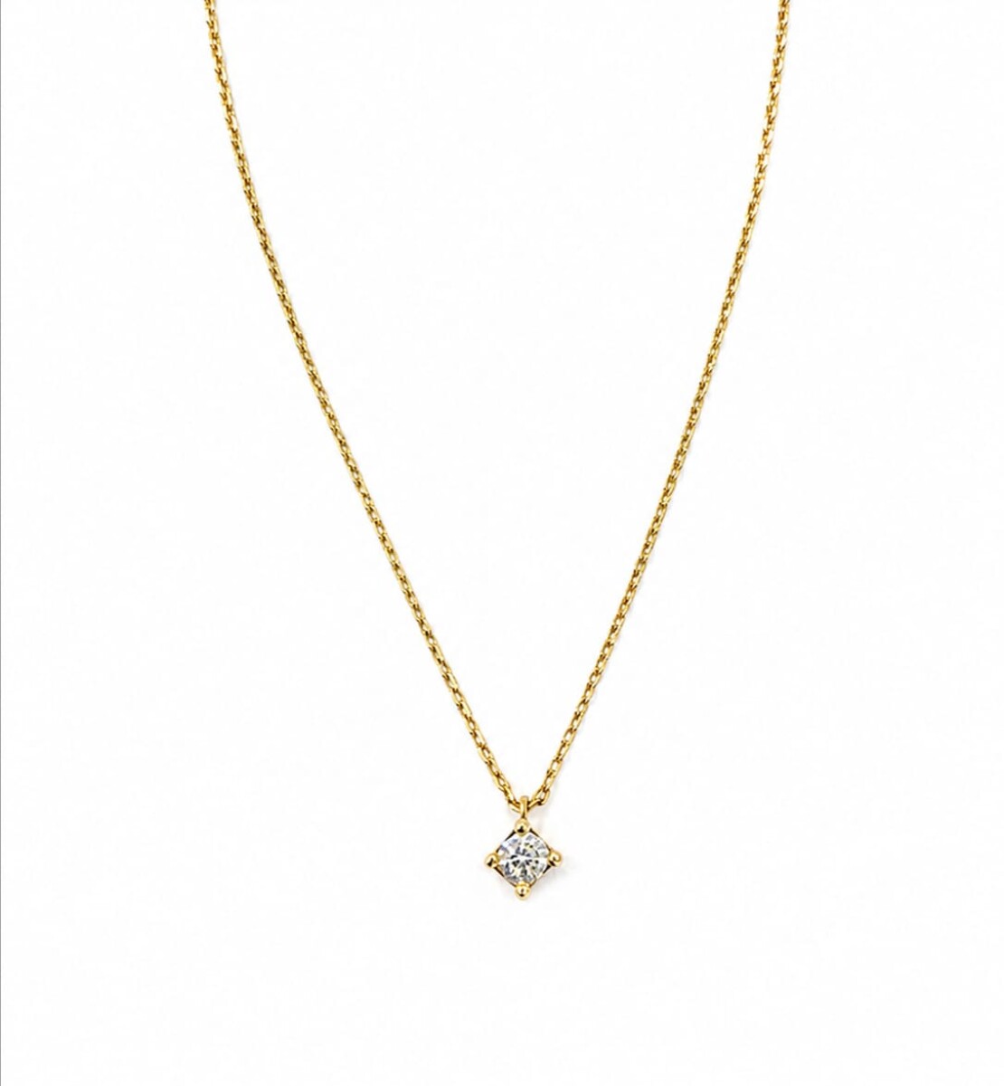 Cadena y colgante pequeño en Oro 