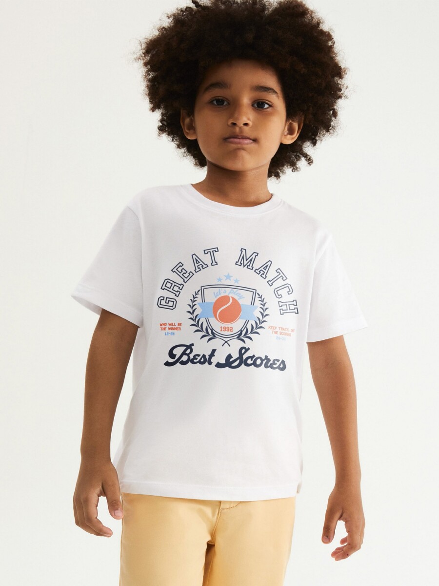CAMISETA BÁSICA CON ESTAMPA - BLANCO 