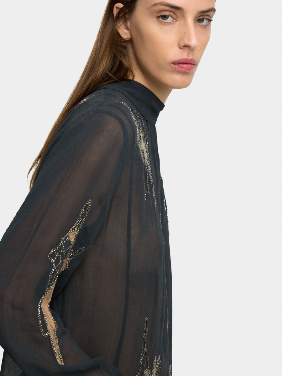 Blusa Con Bordados Y Abalorios gris